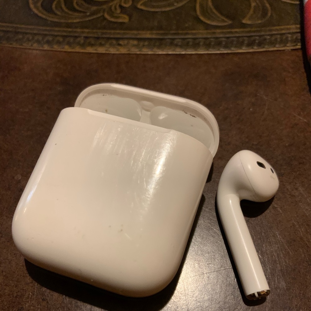 Apple AirPod Left WITHOUT CASE- Authentic Apple